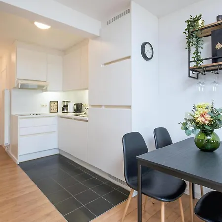 1 Bedroom Front In Ostende
